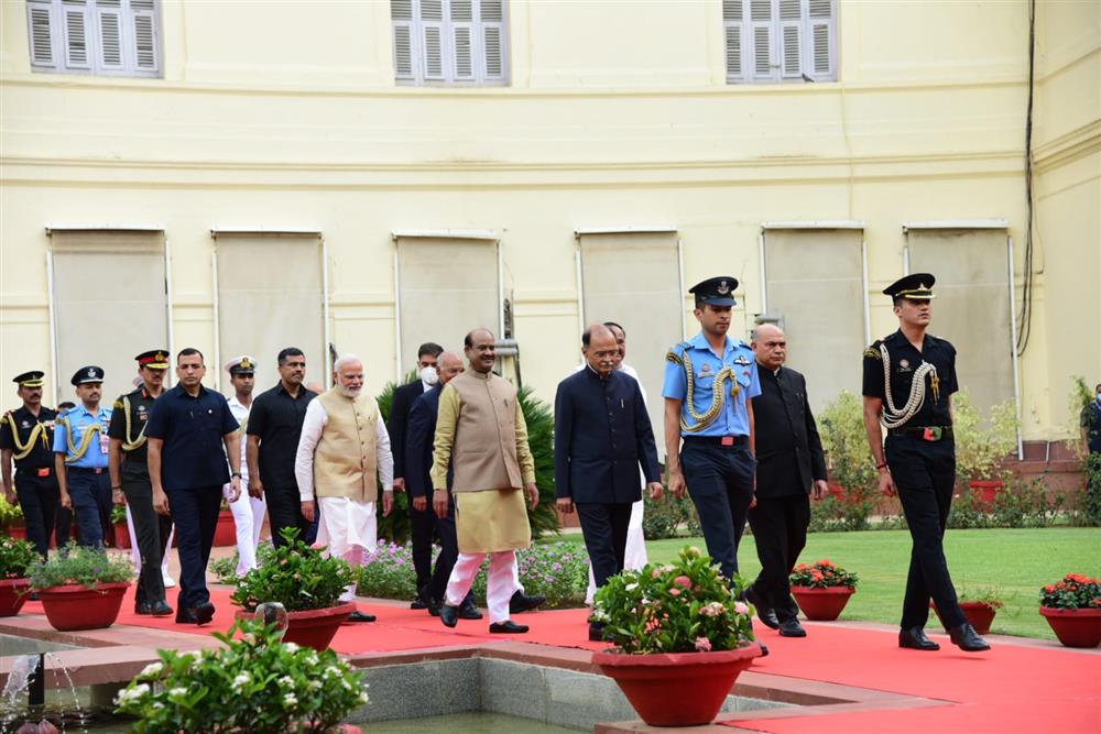 PRESIDENT OF INDIA SHRI RAM NATH KOVIND, VICE PRESIDENT SHRI VENKAIAH NAIDU, PRIME MINISTER SHRI NARENDRA MODI, LOK SABHA SPEAKER SHRI OM BIRLA AND OTHER DIGNITARIES IN A PROCESSION TO CENTRAL HALL OF PARLIAMENT ON THE OCCASION OF FAREWELL FUNCTION OF THE PRESIDENT OF INDIA ON 23 JULY, 2022